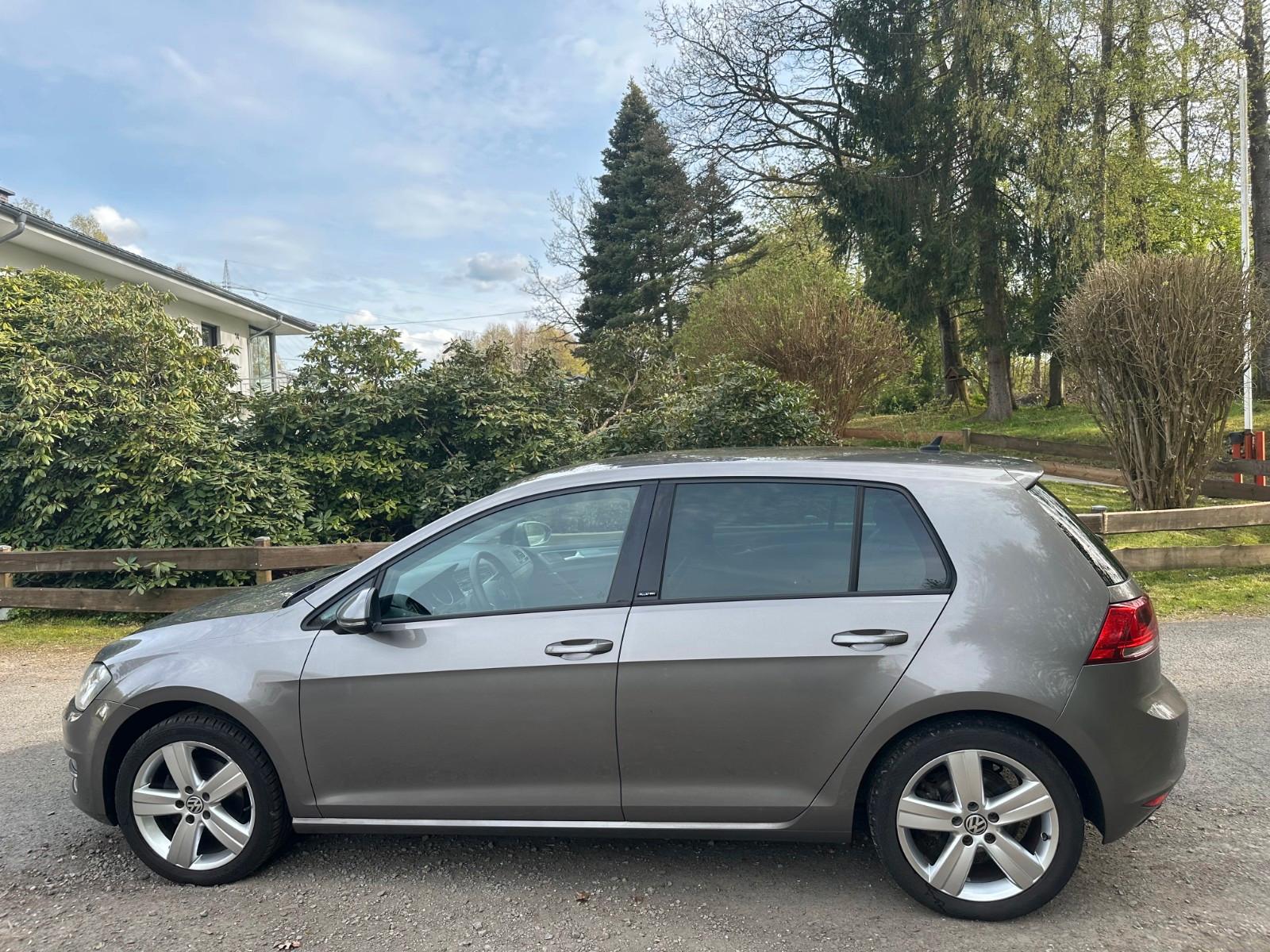 Volkswagen Golf VII Lim. Allstar2.0 TDI,Webasto,1-Hand