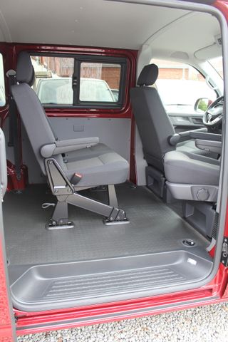 Volkswagen T6.1 Kombi 150PS DSG LED AHK Standhzg Campervor.