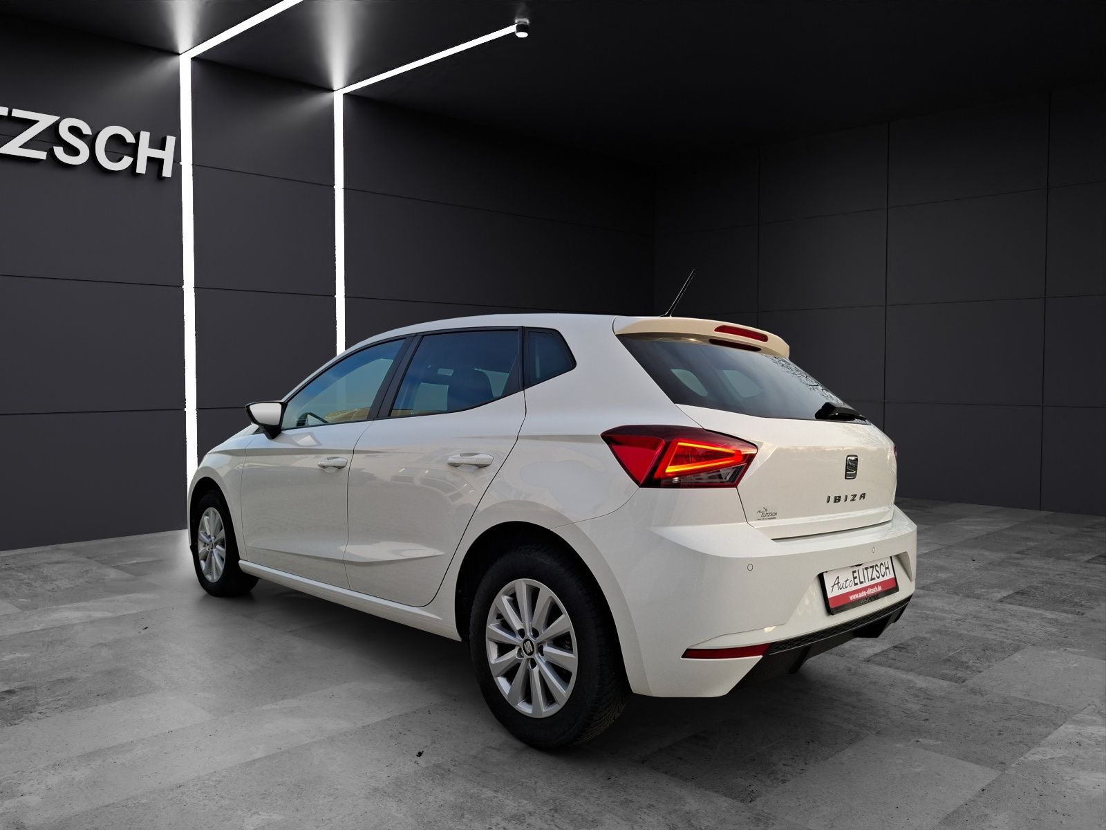 Fahrzeugabbildung SEAT Ibiza TSI Style Beats DSG LED AID ACC RFK SH APP