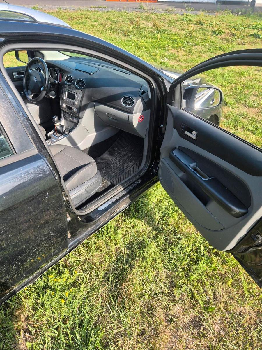 Ford Focus 2011 — photo 13