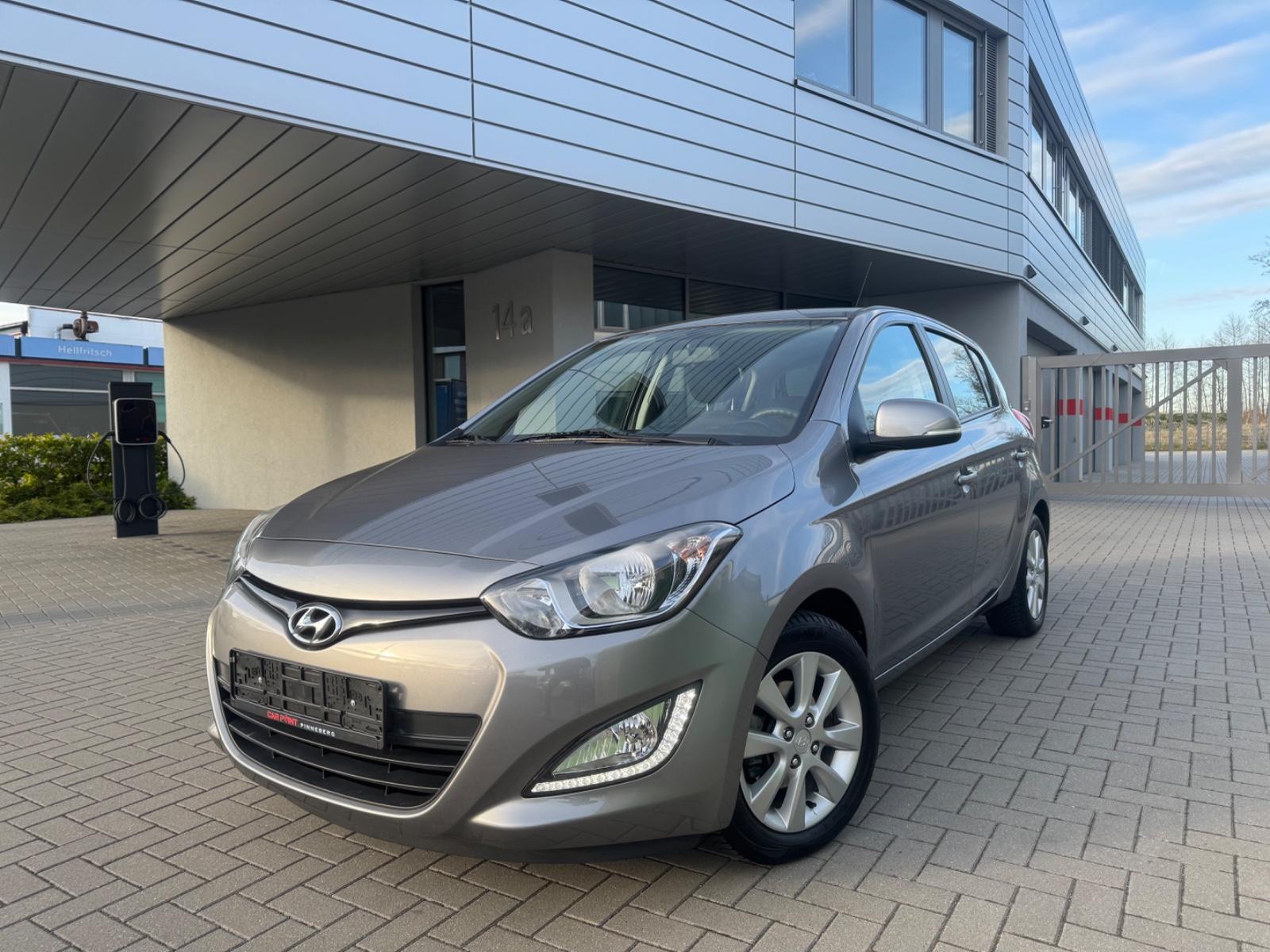 Hyundai i20 1.2 NAVI FREISPRECHEINRICHTUNG WENIG KM