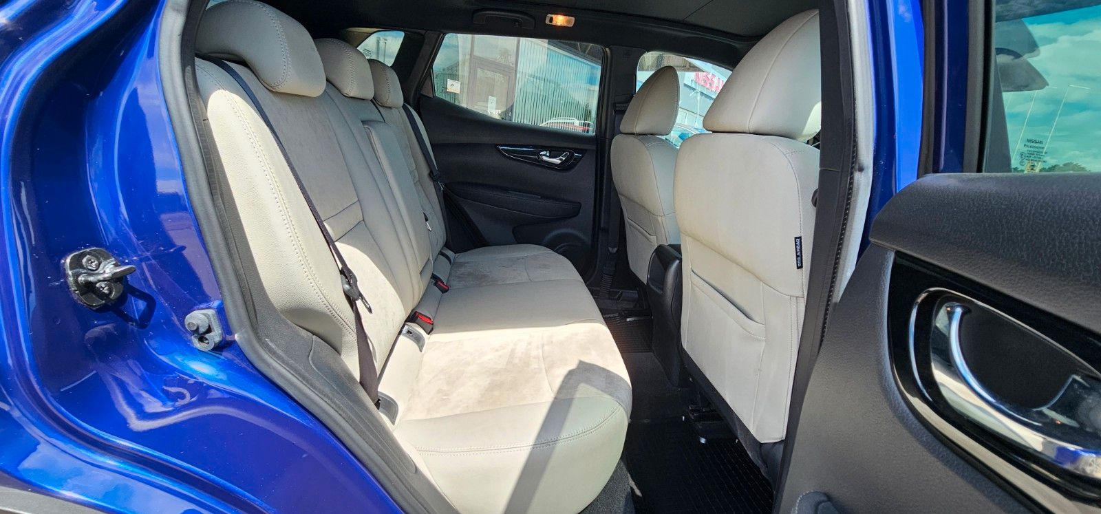 Fahrzeugabbildung Nissan Qashqai Tekna Panoramadach