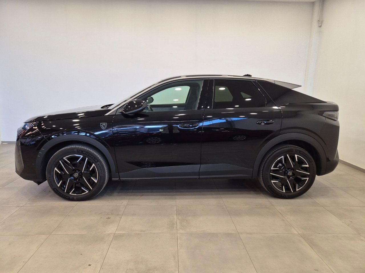 Peugeot 3008 1.2 hybrid GT Exclusive 145cv e-dcs imagem 3