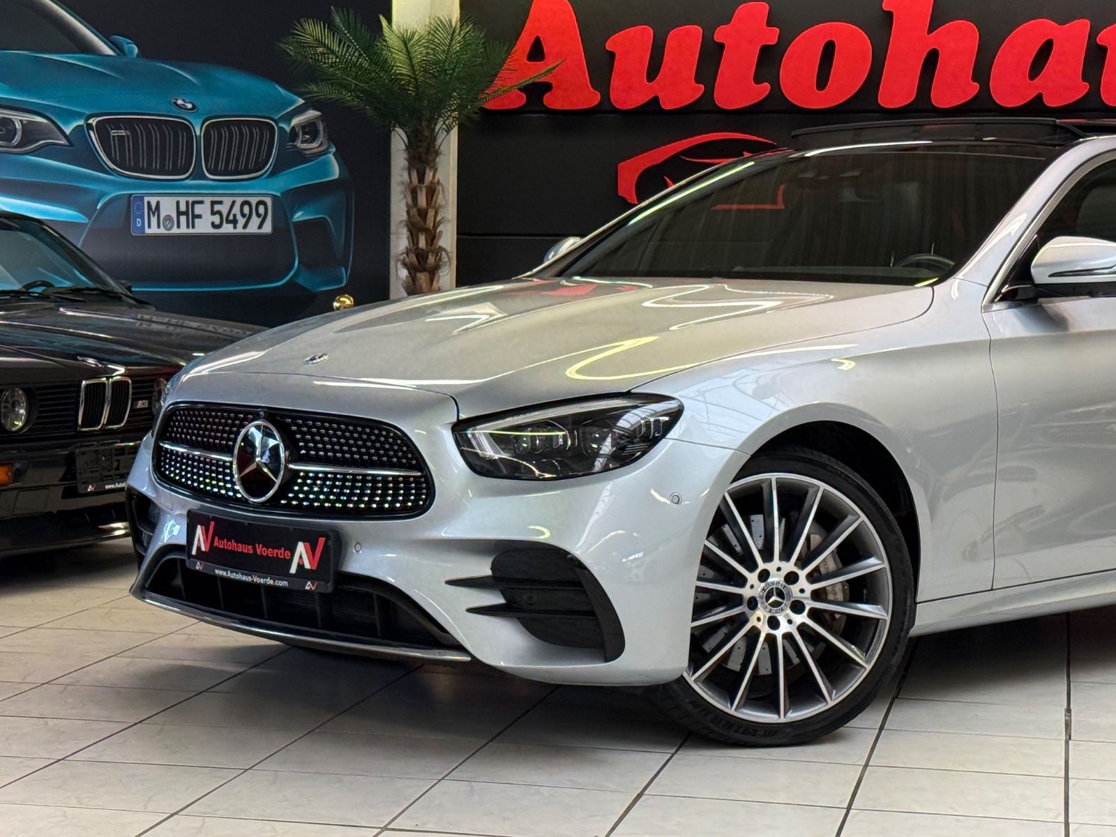 Mercedes-Benz E 350 4Matic AMG-PAKET*PANO*MOPF*LEDER*HEAD-UP imagem 2