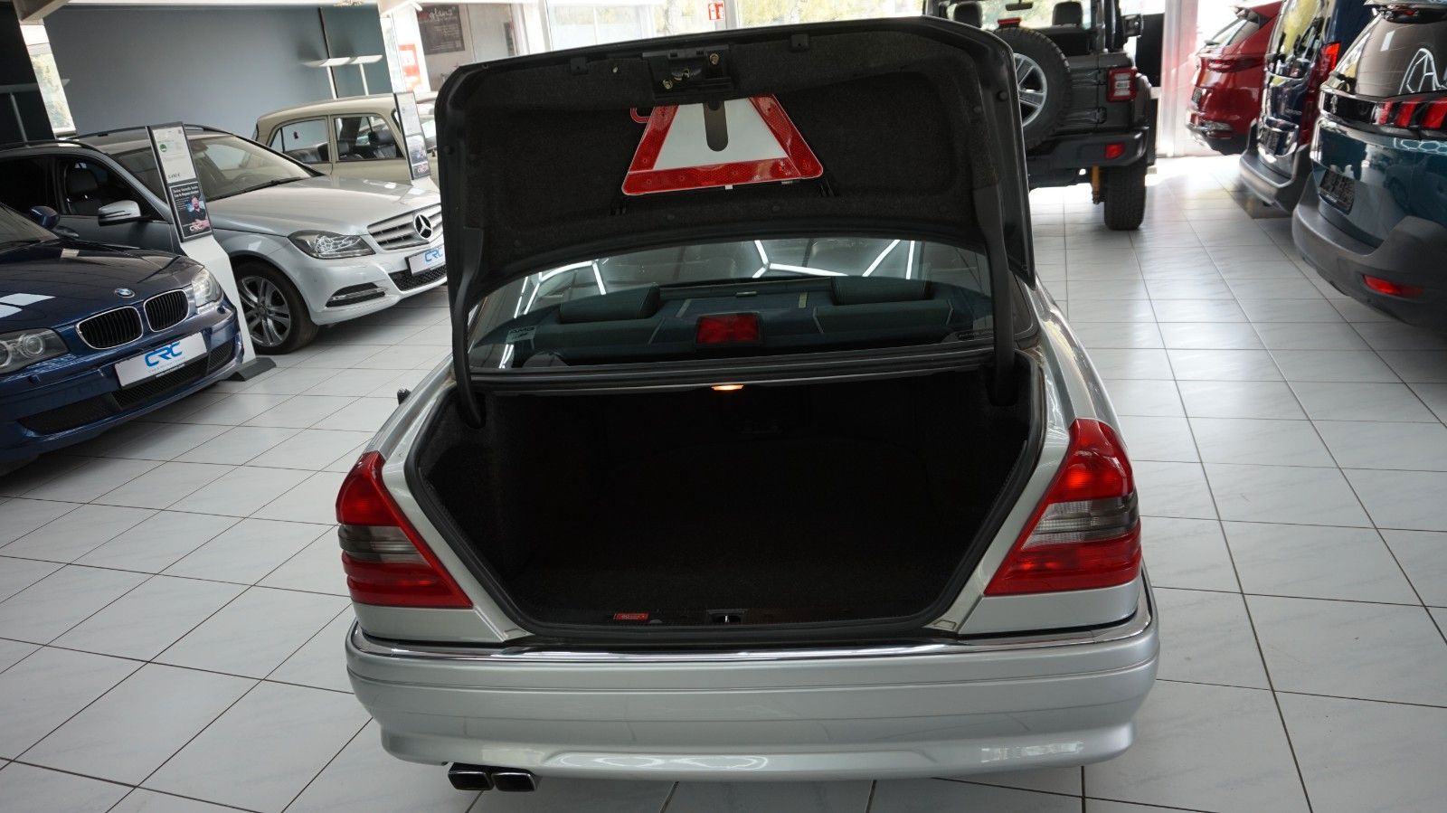 Fahrzeugabbildung Mercedes-Benz C 36 AMG aus deutscher Sammlung.