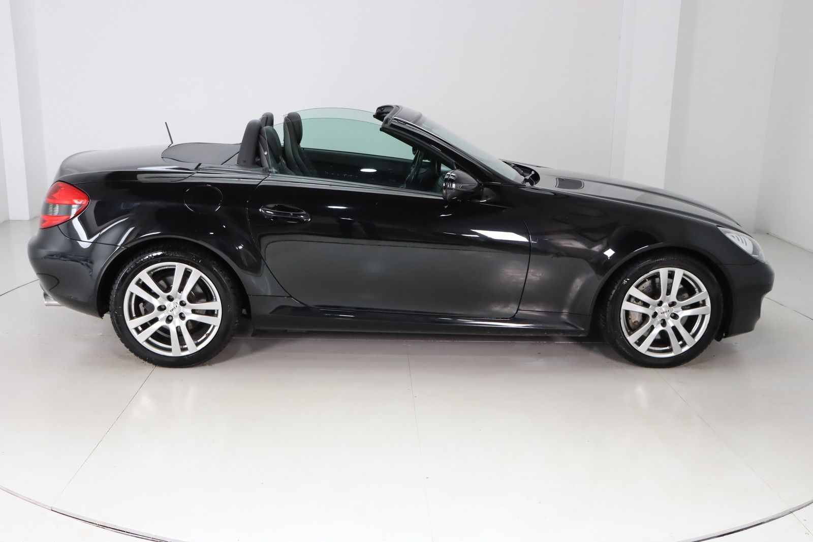 Fahrzeugabbildung Mercedes-Benz SLK 200 KOMPRESSOR * Airscarf * SHZ * Bi-Xenon