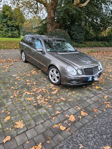 Mercedes-Benz Mercedes E-Class 220 Avantgarde..