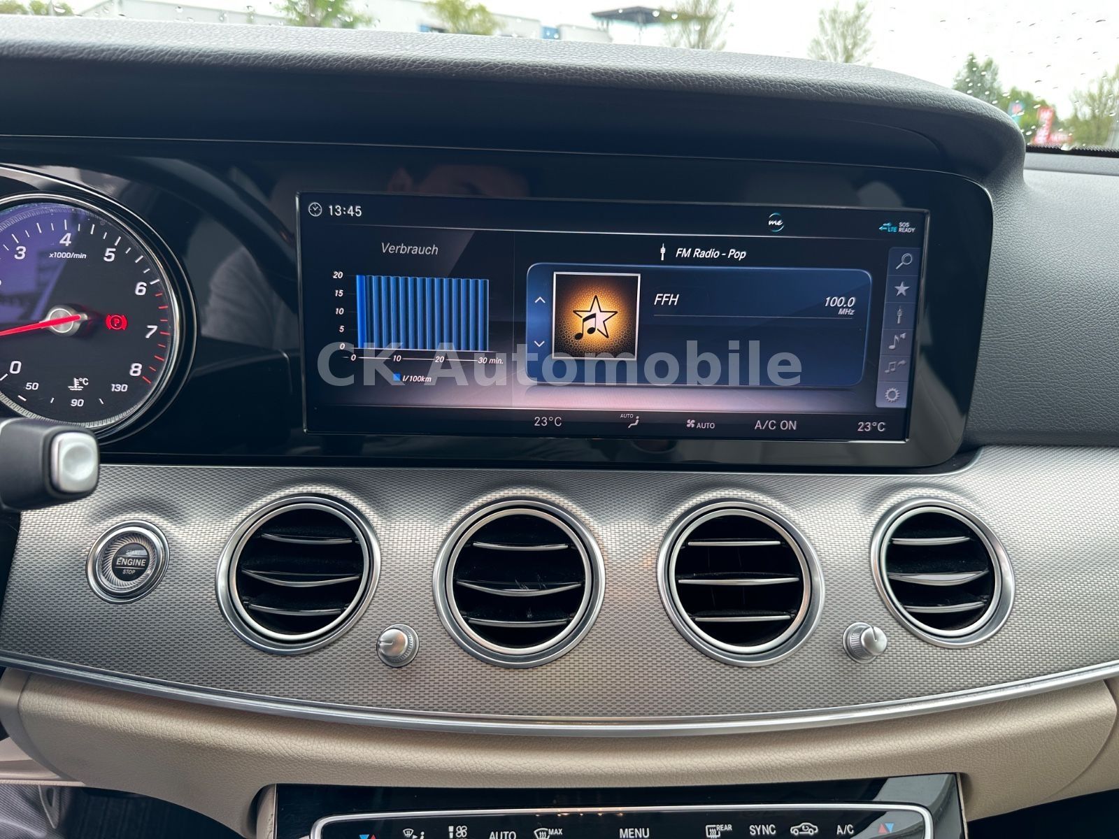 Fahrzeugabbildung Mercedes-Benz E 300 Lim. AMG-Line/Navi/Leder/Kamera/Burmester