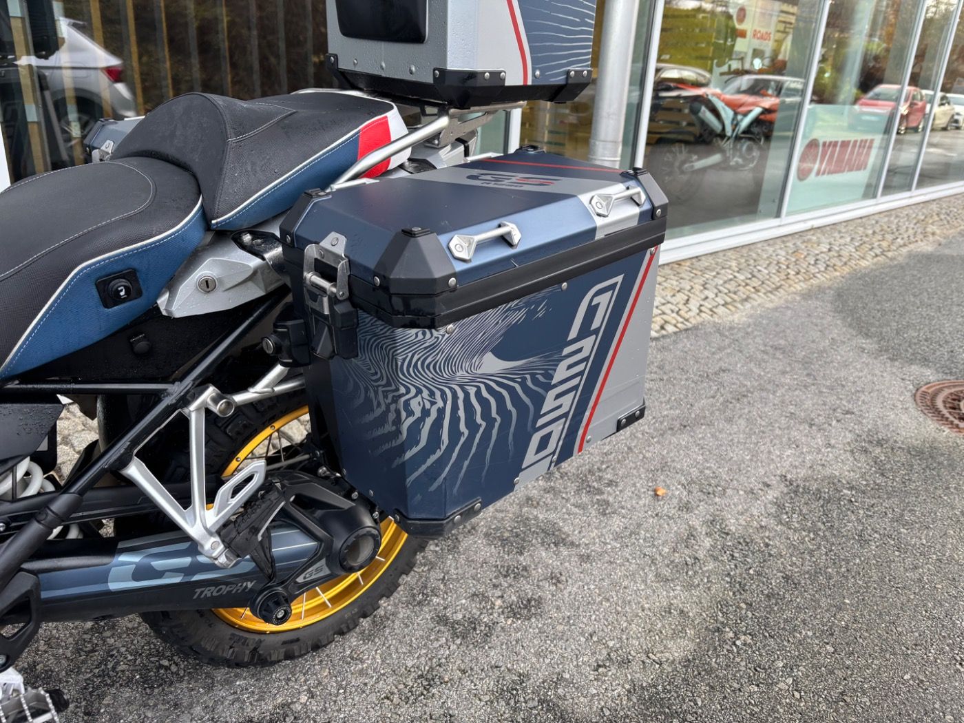 Fahrzeugabbildung BMW R 1250 GS Adventure Trophy mit Tieferlegung Alum