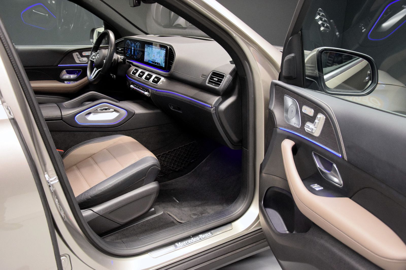Fahrzeugabbildung Mercedes-Benz GLE 300d 4Matic Pano HuD Airmatic Burmes Standhz