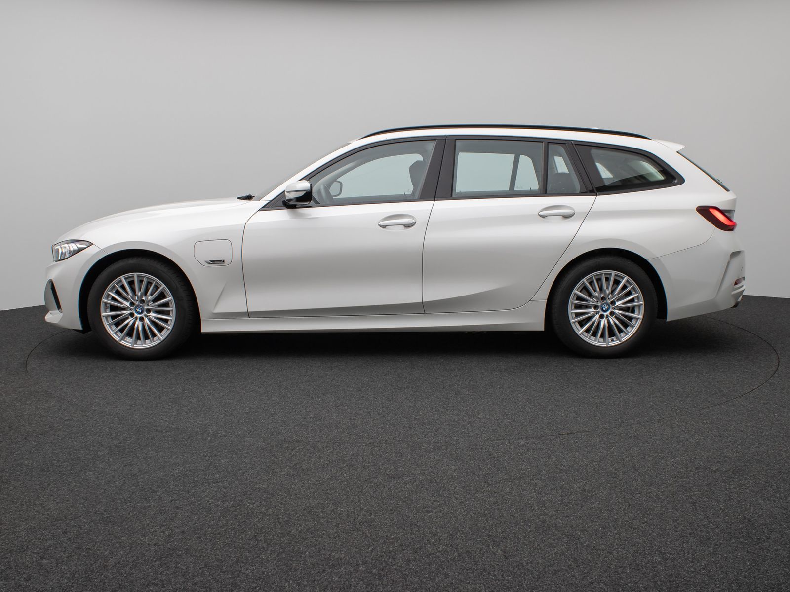 Fahrzeugabbildung BMW 320e DAB CockPitPlus PDC Geschwindigkeitsreg LED