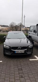 Volvo V60 D4 Momentum /Leder/ AHK /Kamera/ 18 Zoll Alu - Volvo V60 mit Diesel-Antrieb: 1.6