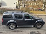 Nissan Pathfinder 2.5 dCi DPF LE 4WD Automatik LE - Nissan Pathfinder: Auto