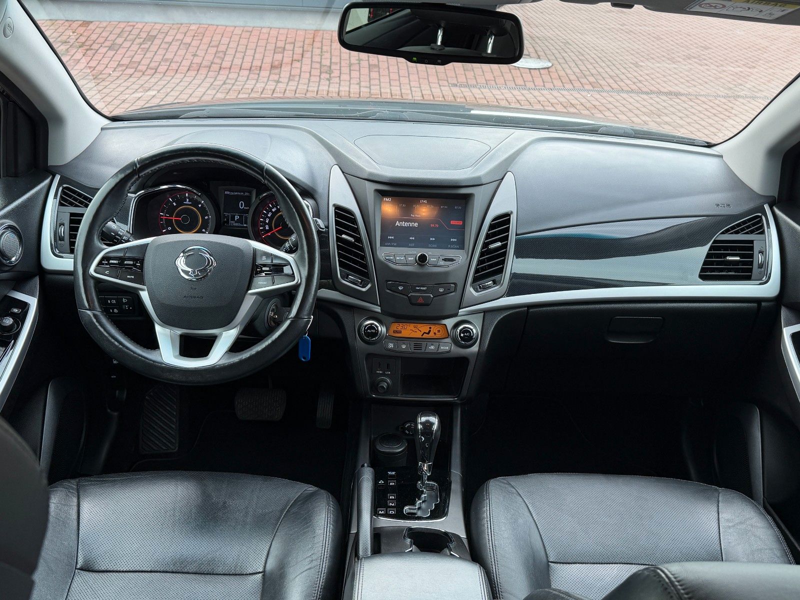 Fahrzeugabbildung Ssangyong Korando 2.2 e-XDi 220 *Nav*8fach*Kamera*AWD*PDC*