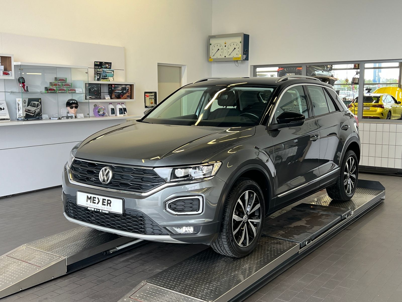Fahrzeugabbildung Volkswagen T-Roc Style 1.5 TSI ACT DSG *AHK, ACC, Kamera*