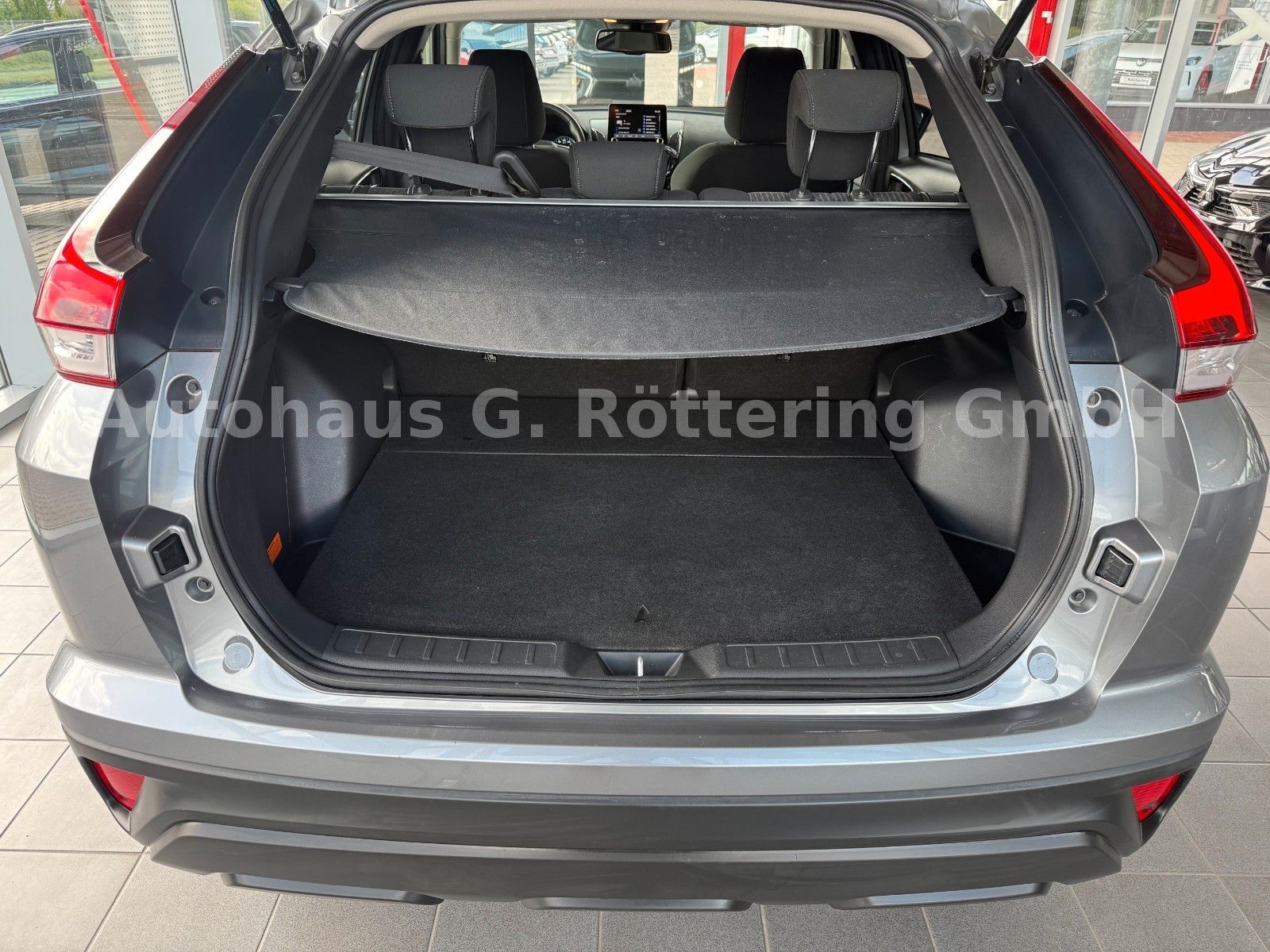 Fahrzeugabbildung Mitsubishi Eclipse Cross 2.4 PHEV 4WD +Kam +BT +SHZ +SOH97%