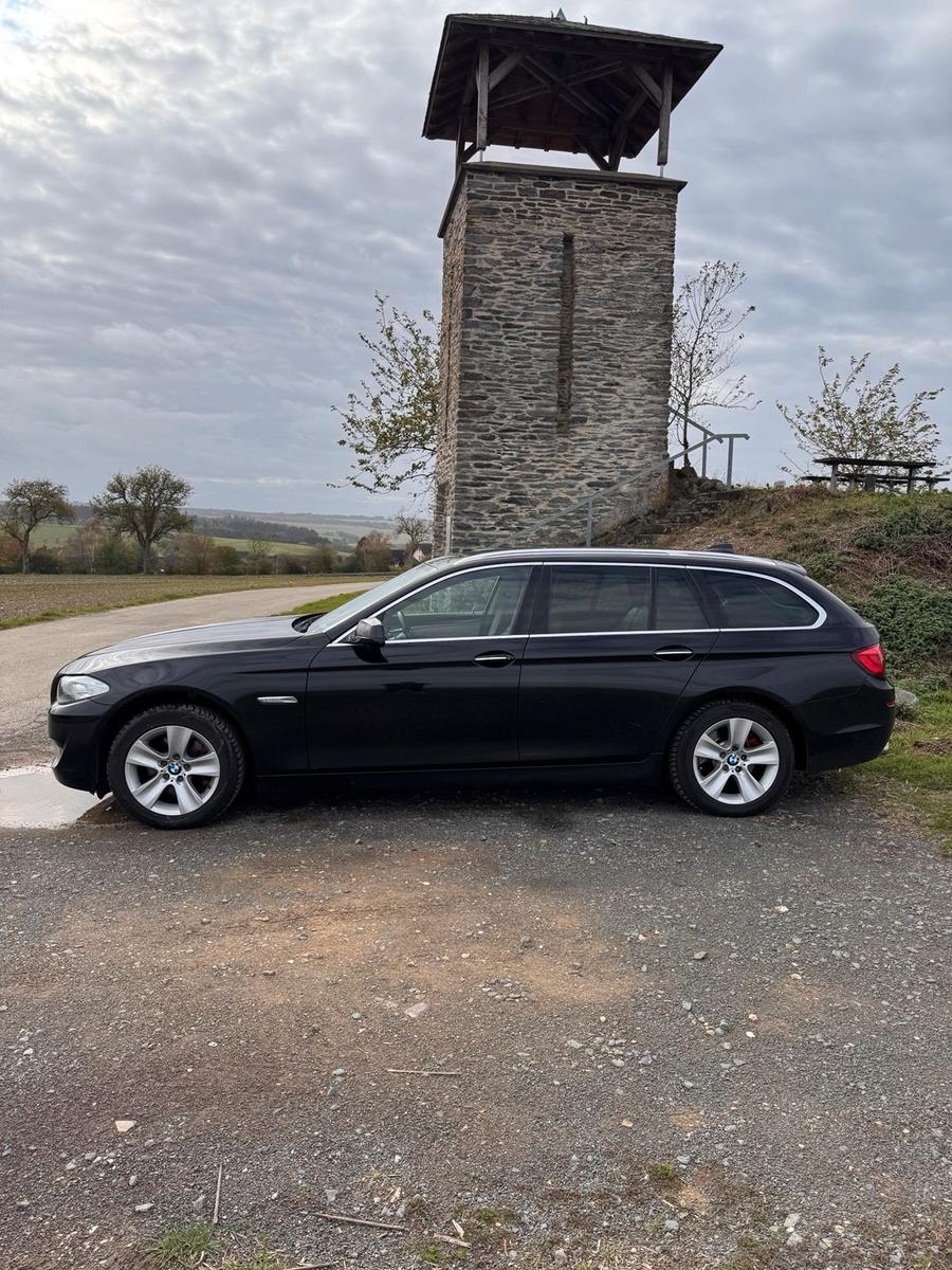 BMW 520 2011 — двигун 184 HP (135kW)