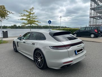 Porsche Panamera - 4