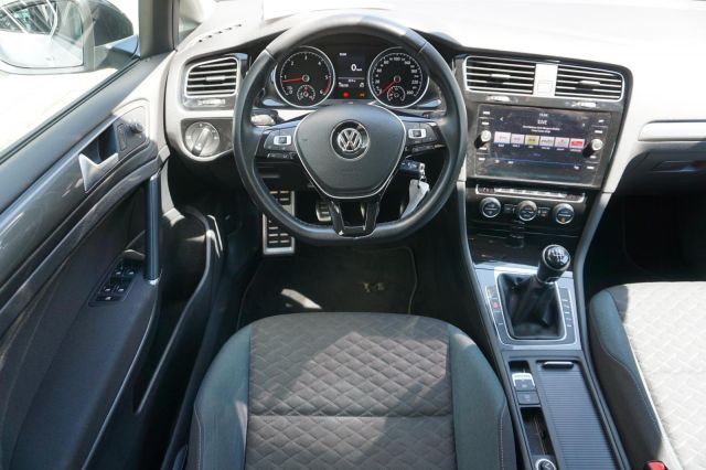 Golf VII 1.6 TDI IQ.DRIVE SHZ KLIMA ACC 19 Zoll