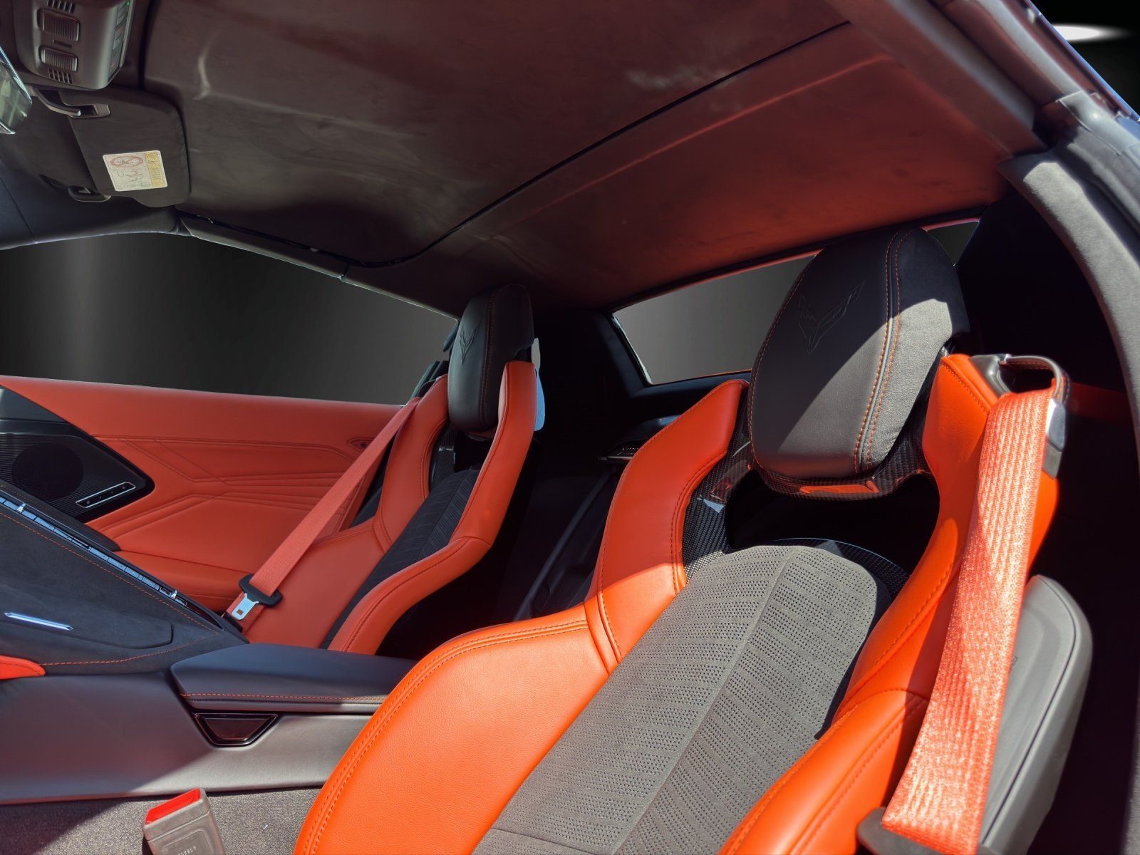 Fahrzeugabbildung Corvette C8 E-Ray 6.2 V8 3LT CARBON INTERIOR/STEALTH/LIFT