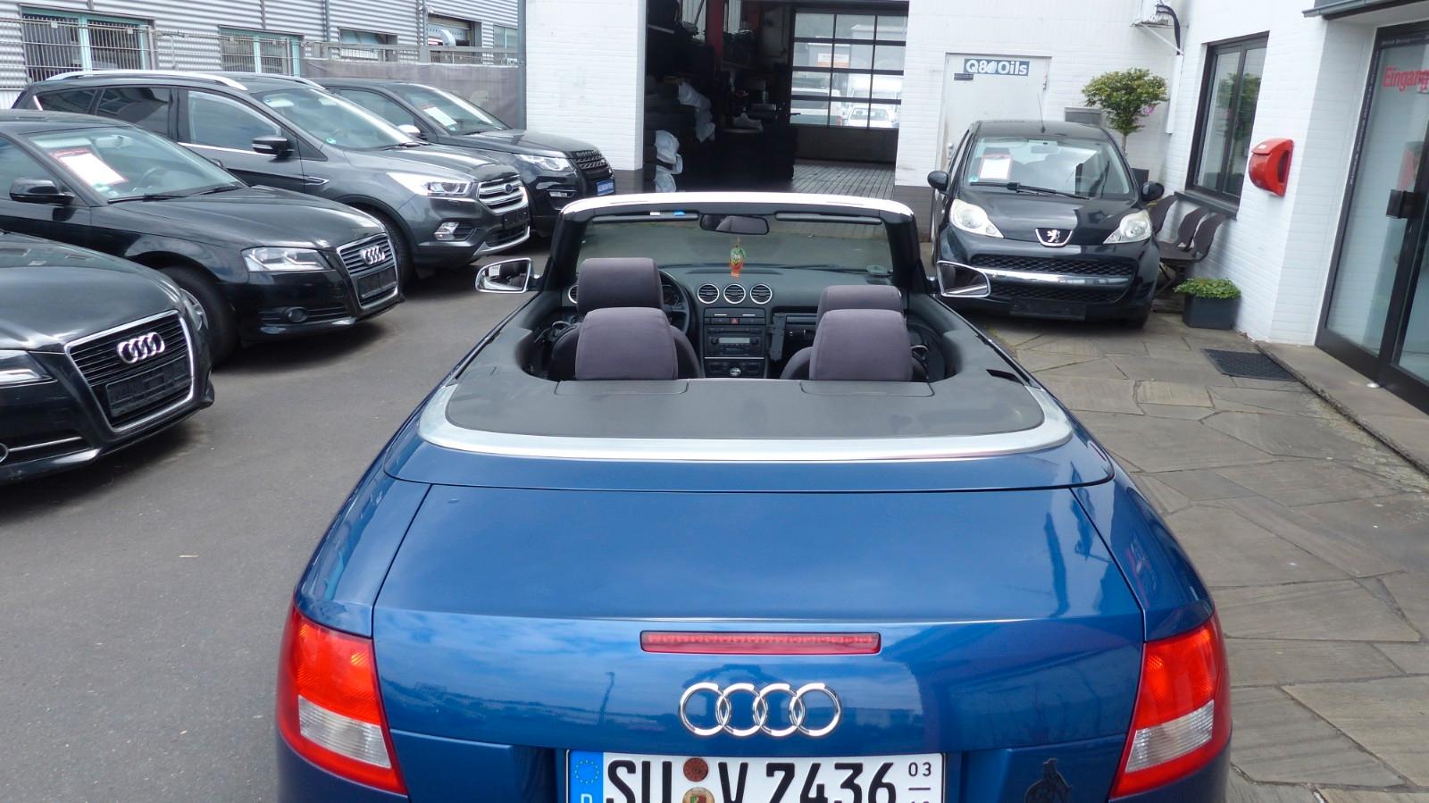 Audi A4 2.4 V6  Cabriolet.SCHALTER.ALU .SHZ. AHK CD.