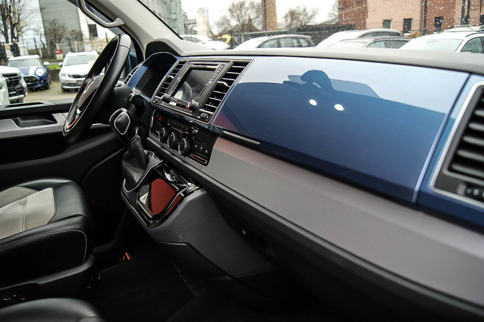 Fahrzeugabbildung Volkswagen T6 Multivan 2.0 TDI DSG Highline LEDER NAVI ACC