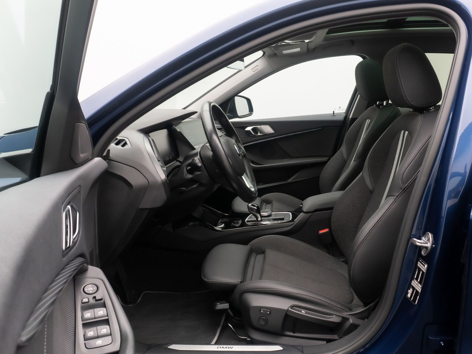 Fahrzeugabbildung BMW 118i Sport Line Kamera DAB DriveAs HiFi Panorama