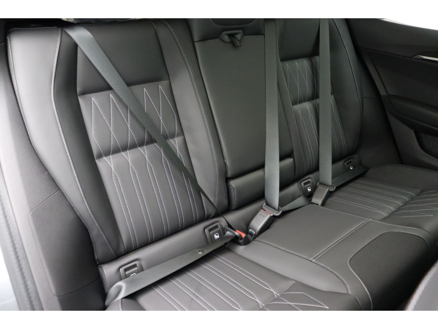 Fahrzeugabbildung Mitsubishi Eclipse Cross Diamant Top Luxury 11 KW Panorama