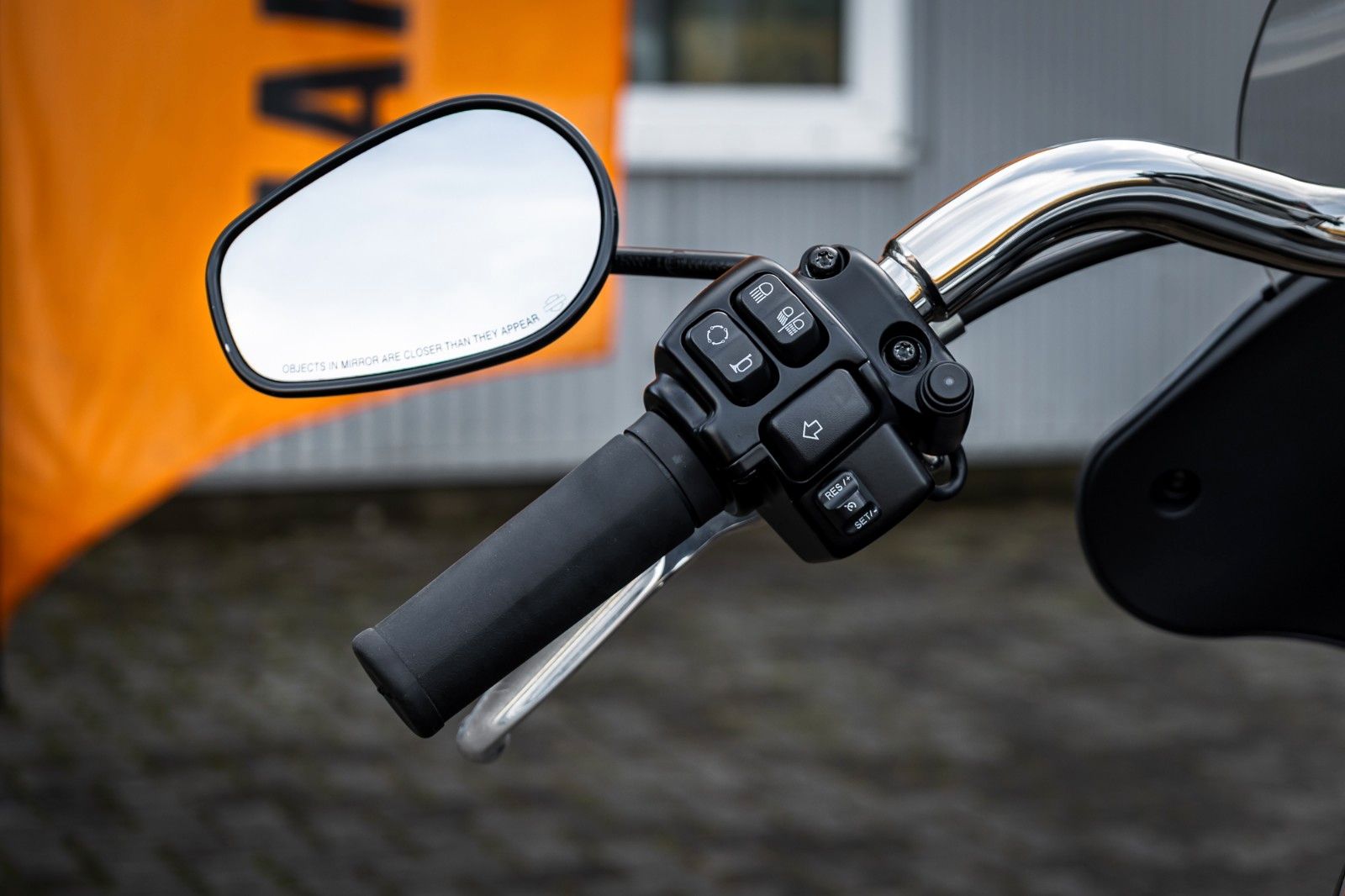 Fahrzeugabbildung Harley-Davidson FLSB SPORT GLIDE 107 - Dr. Jekill & Mr. Hyde -