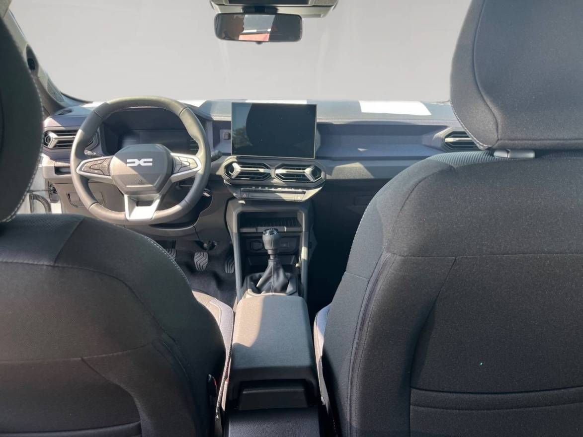 Fahrzeugabbildung Dacia Duster Expression mild hybrid 140