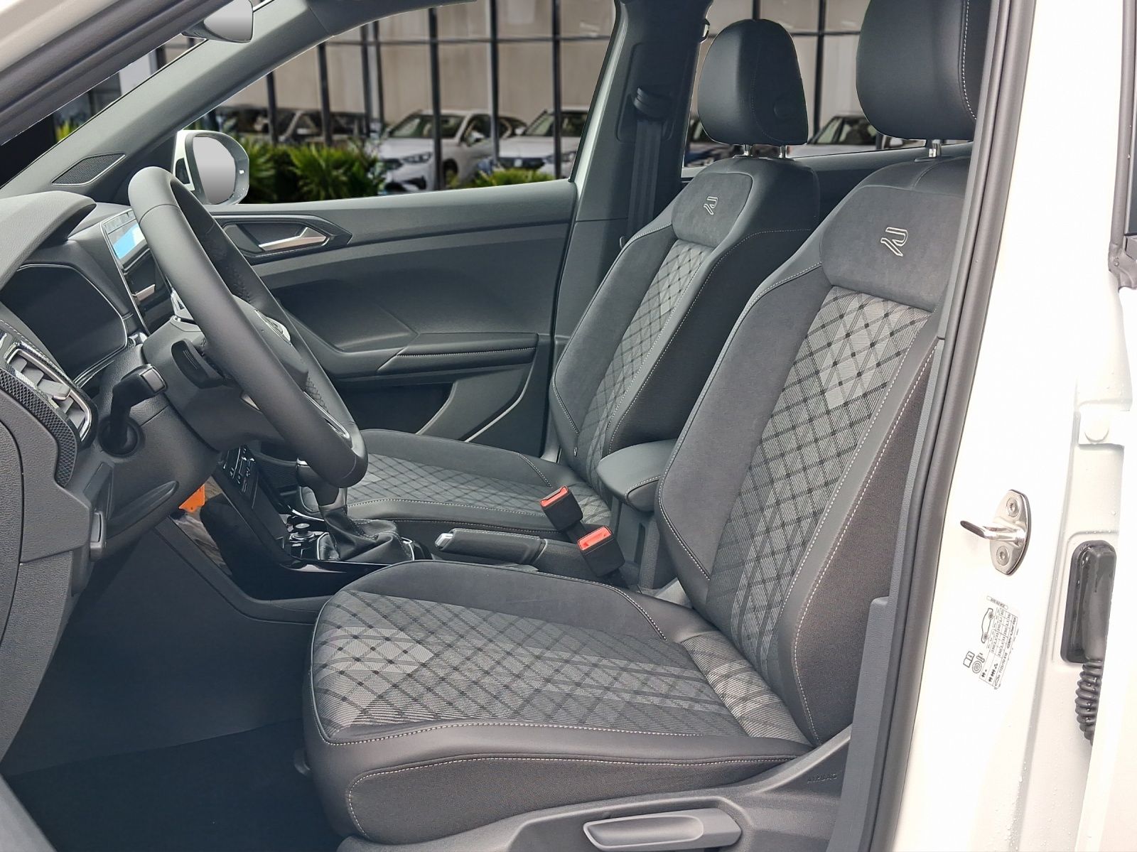 Volkswagen T-Cross - Bild 6