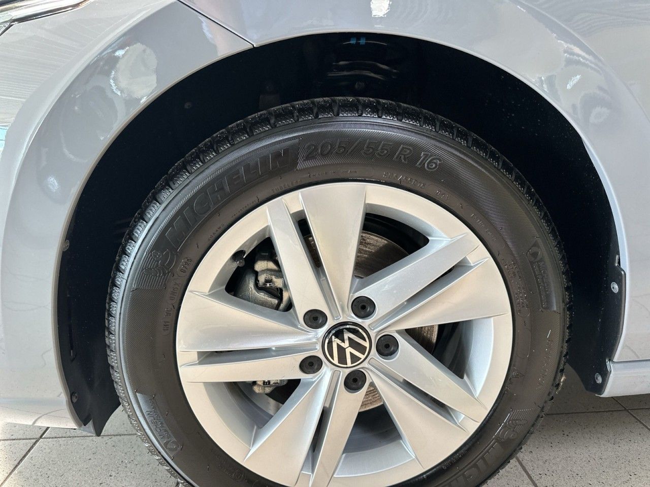 Volkswagen Golf VIII 1.5 TSI Life OPF USB DAB EPH MAL SHZ foto 4