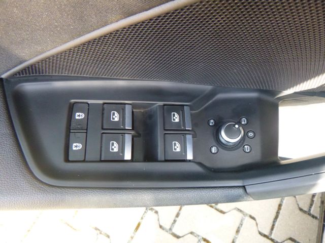 Fahrzeugabbildung Audi A3 Limo 30 TDI >AUT/NAVI/Sitzheiz/PDC<