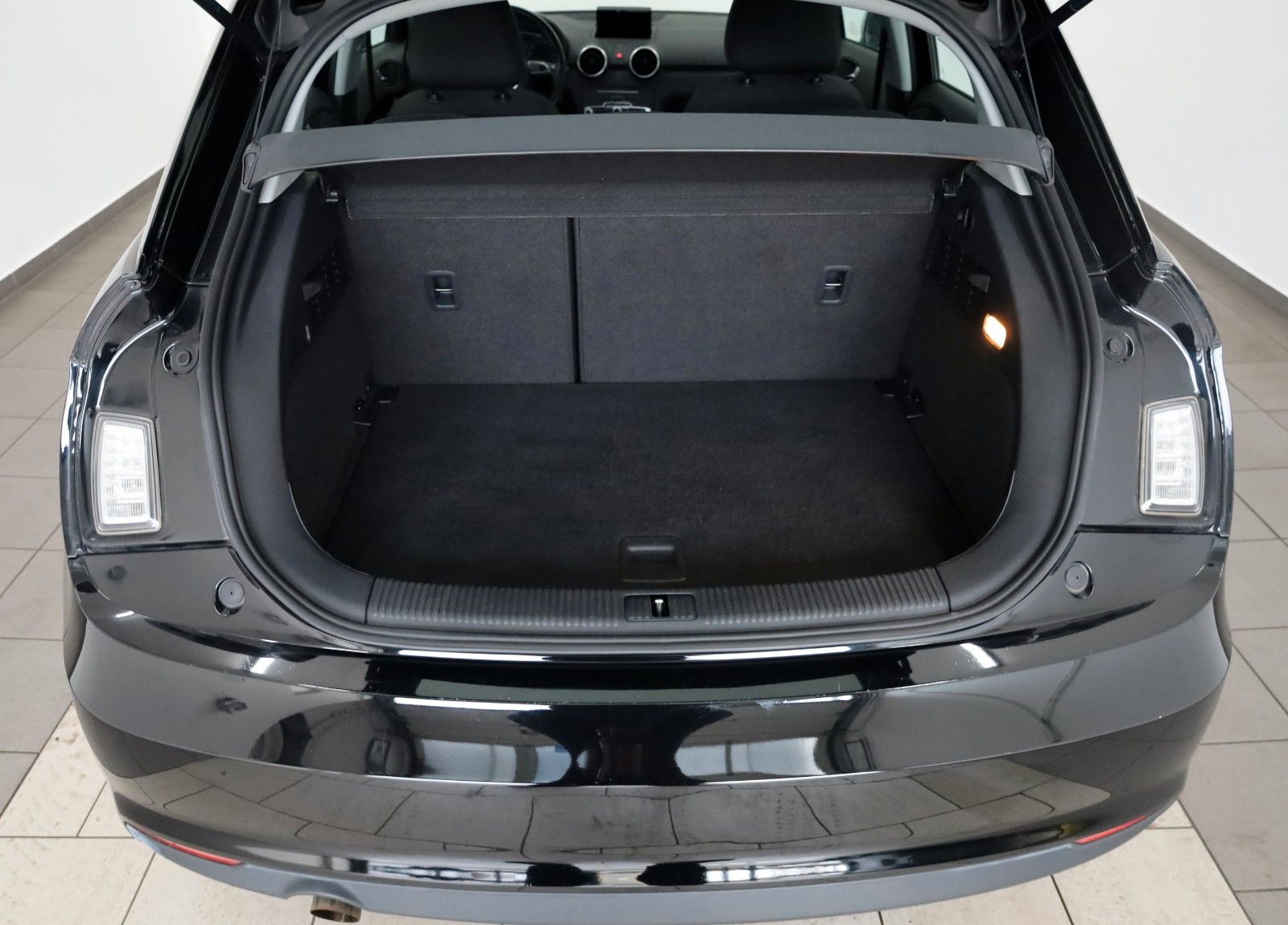 Fahrzeugabbildung Audi A1 Sportback sport Navi,Allwetterreifen