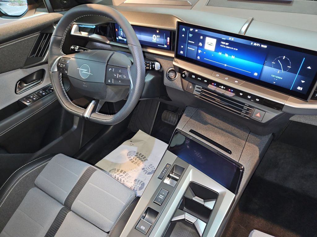 Fahrzeugabbildung Opel Grandland Electric 73kWh GS Automatik 20 Zoll