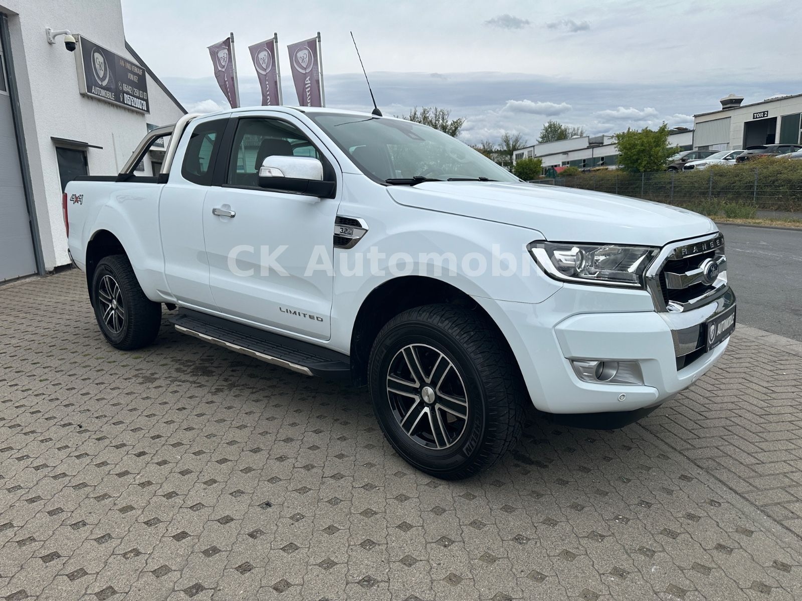 Fahrzeugabbildung Ford Ranger 3.2 TDCi Limited Extrakabine 4x4/Navi/AHK