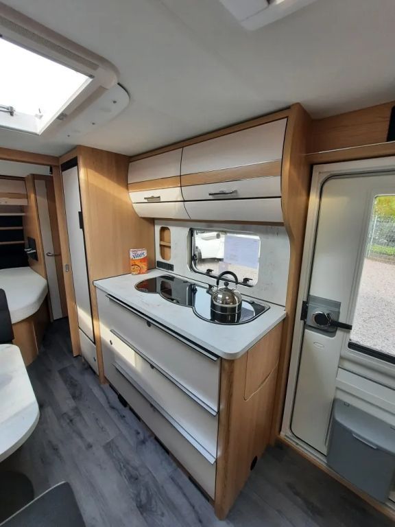Fahrzeug Übersicht 14 Fahrzeugabbildung LMC Vivo 522 K Sparen Sie 4.650,- €
