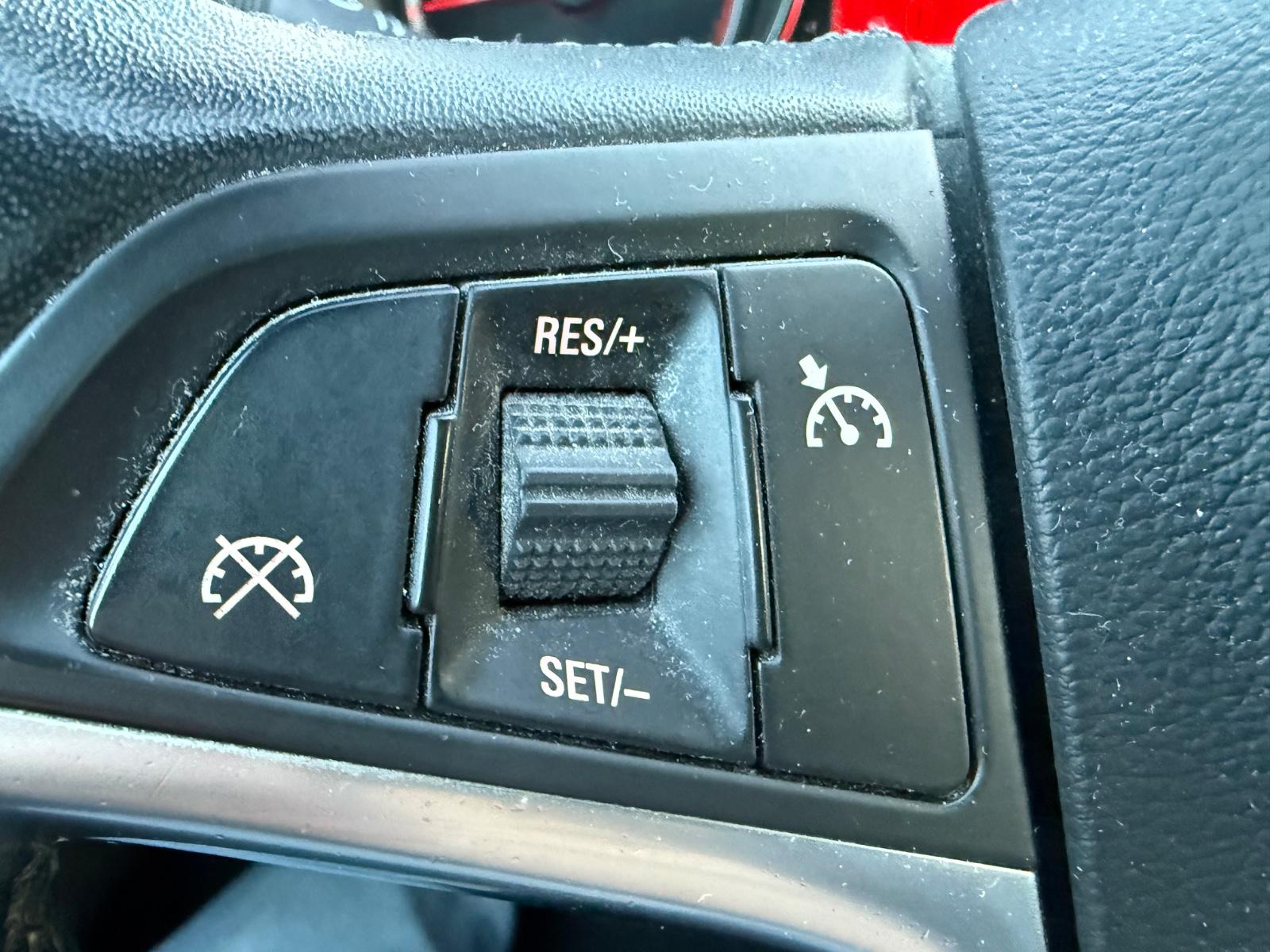 Opel Astra 2011 — photo 26
