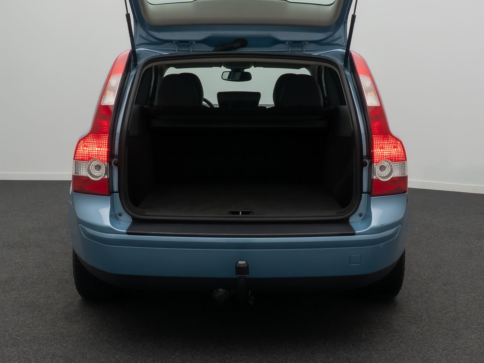 Fahrzeugabbildung Volvo V50 2.0 D Momentum BiXenon AHK HiFi Alarm Tempom