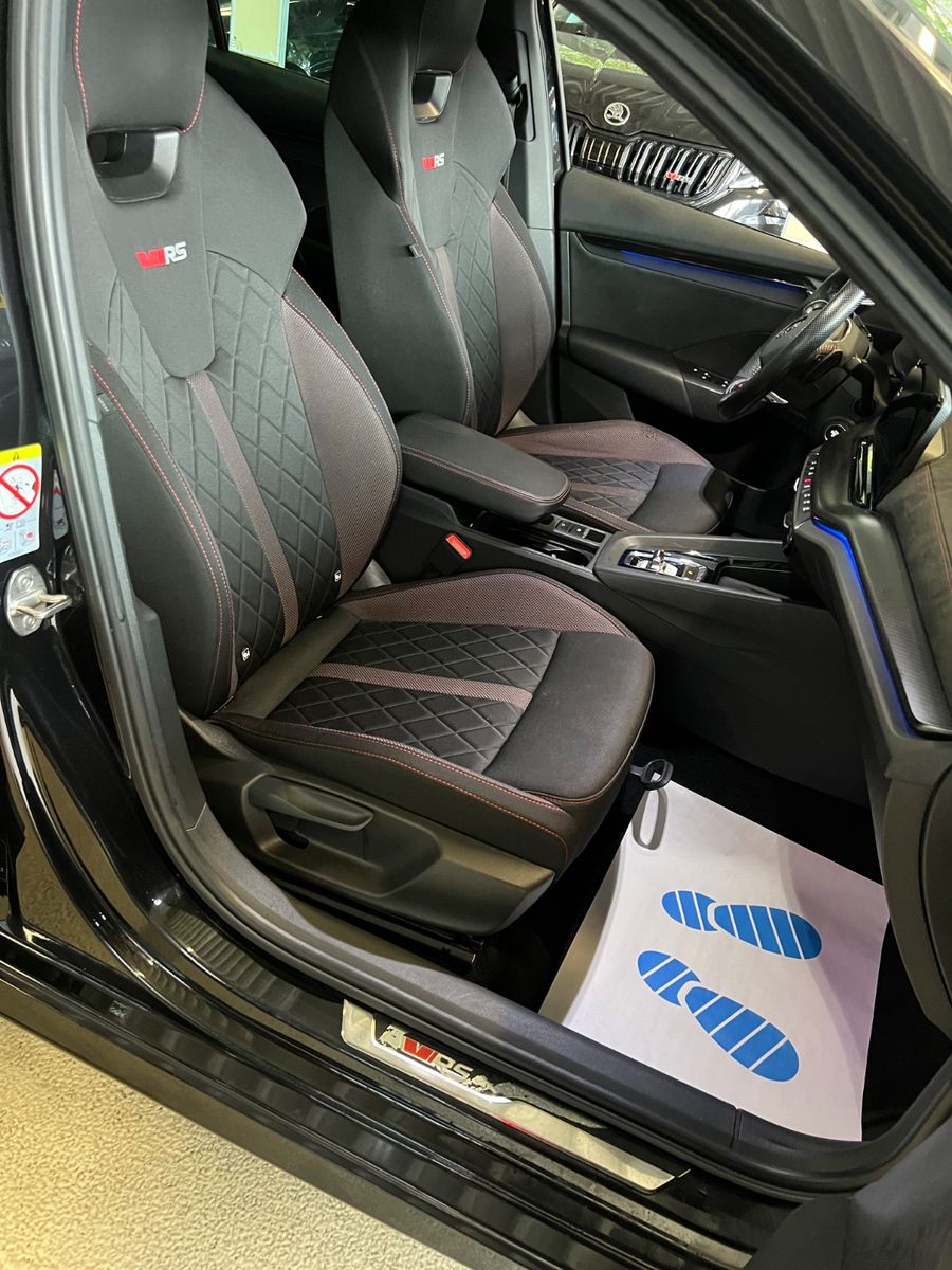 Fahrzeugabbildung SKODA Octavia  RS *HEAD-UP*4x SITZHEIZUNG*KAMERA*VIRT*