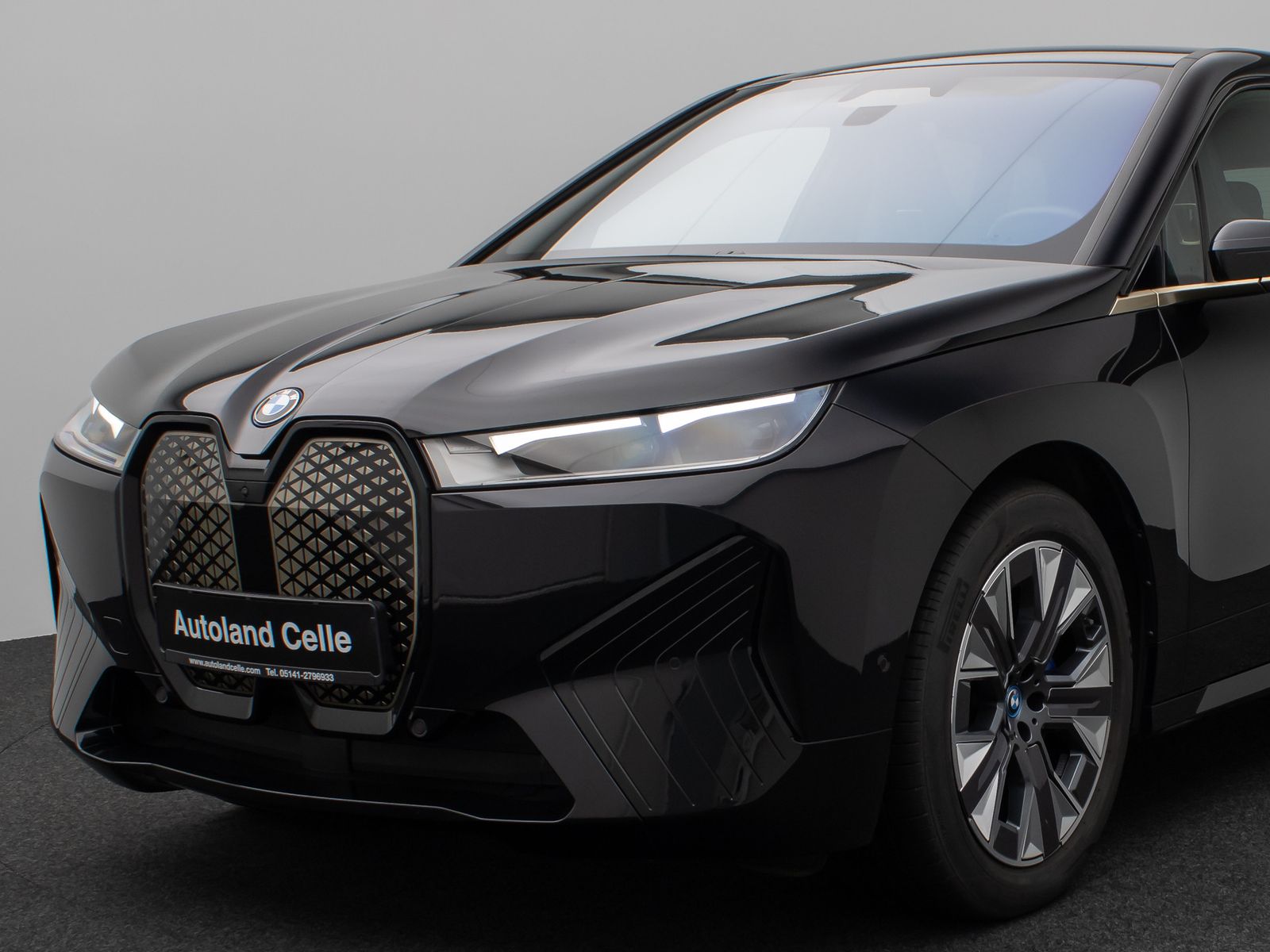 Fahrzeugabbildung BMW iX xD50 Sport 360°H/K DAB SoftCl AHK Komfort 21"