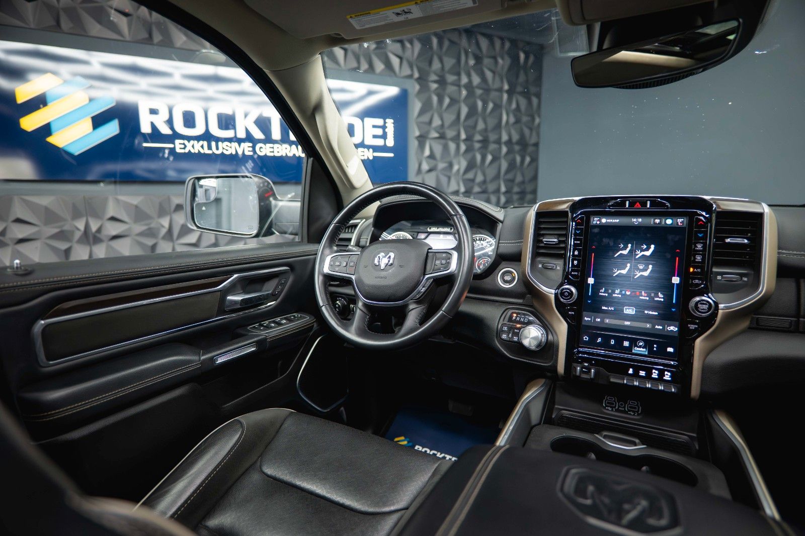 Fahrzeugabbildung Dodge RAM 5.7 V8 HEMI 4x4 LARAMIE PUNISHER *Pano*LED*