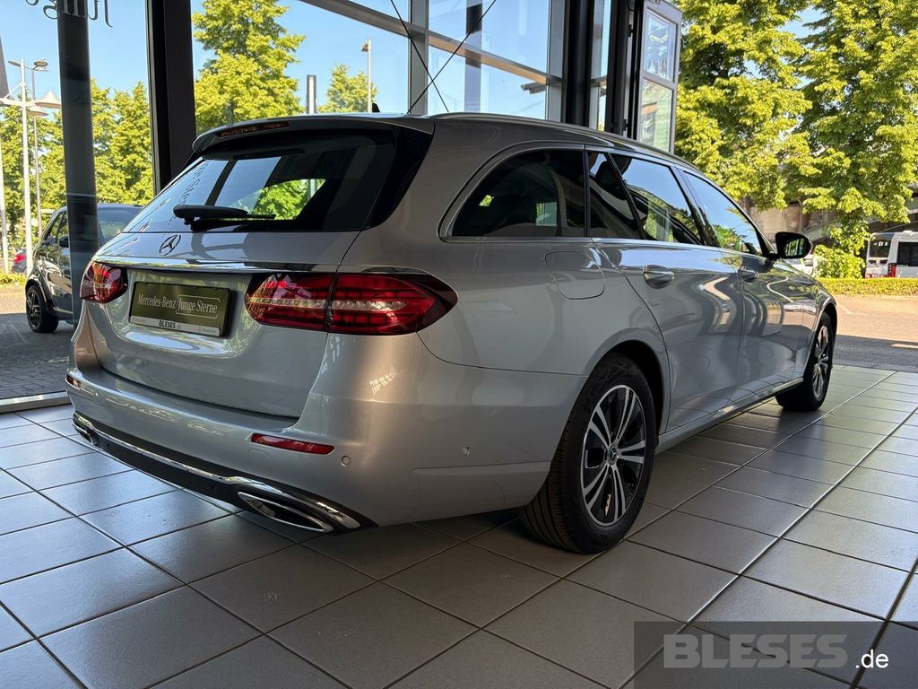 MERCEDES-BENZ E 220 – Bild 5