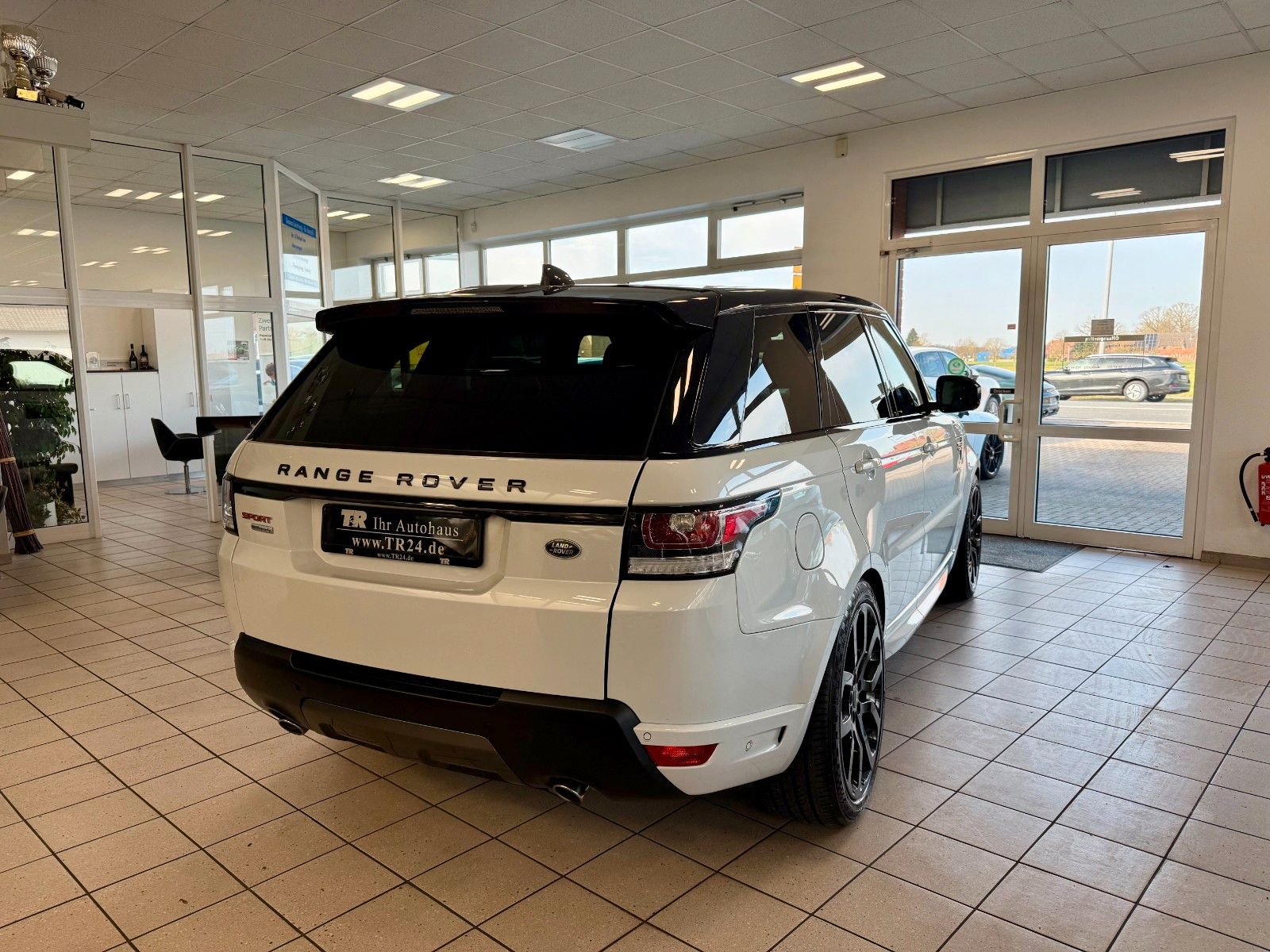 Fahrzeugabbildung Land Rover Range Rover Sport 3.0 SDV6 Autobiography Dynamic
