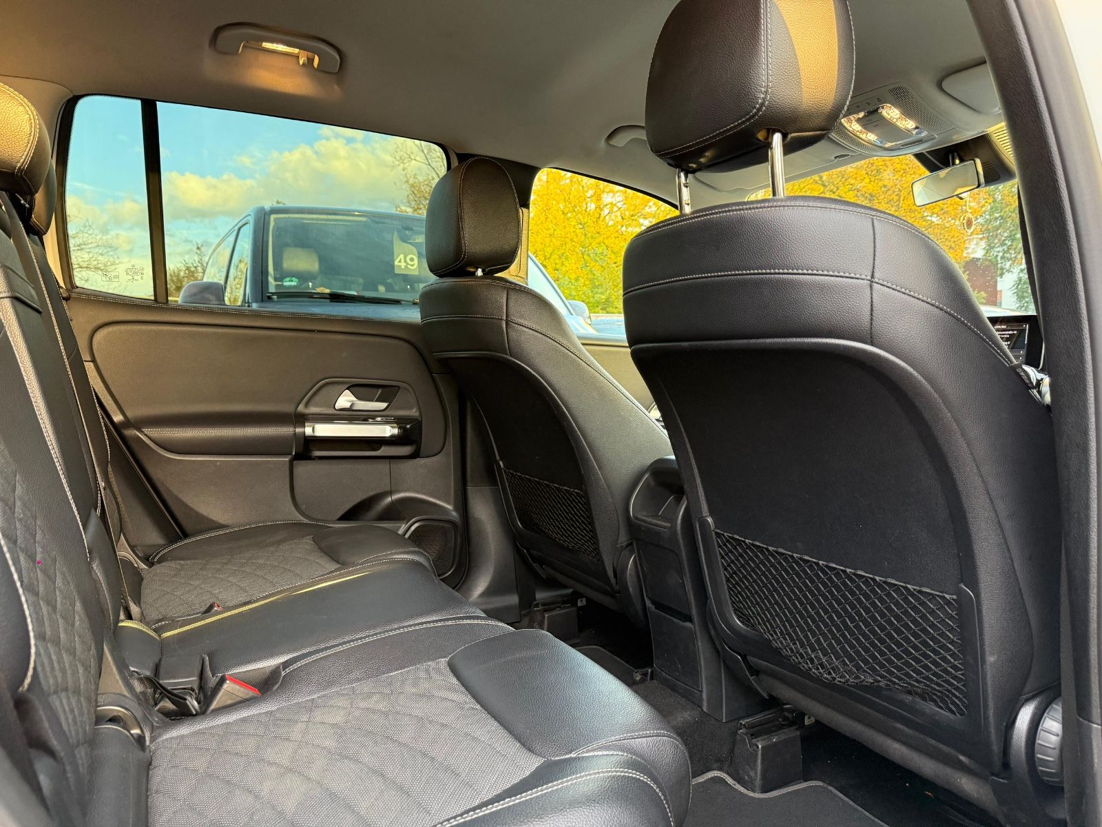 Fahrzeugabbildung Mercedes-Benz GLB 200  GLB 200 d*MEMORY*LED*CAM*CARPLAY*