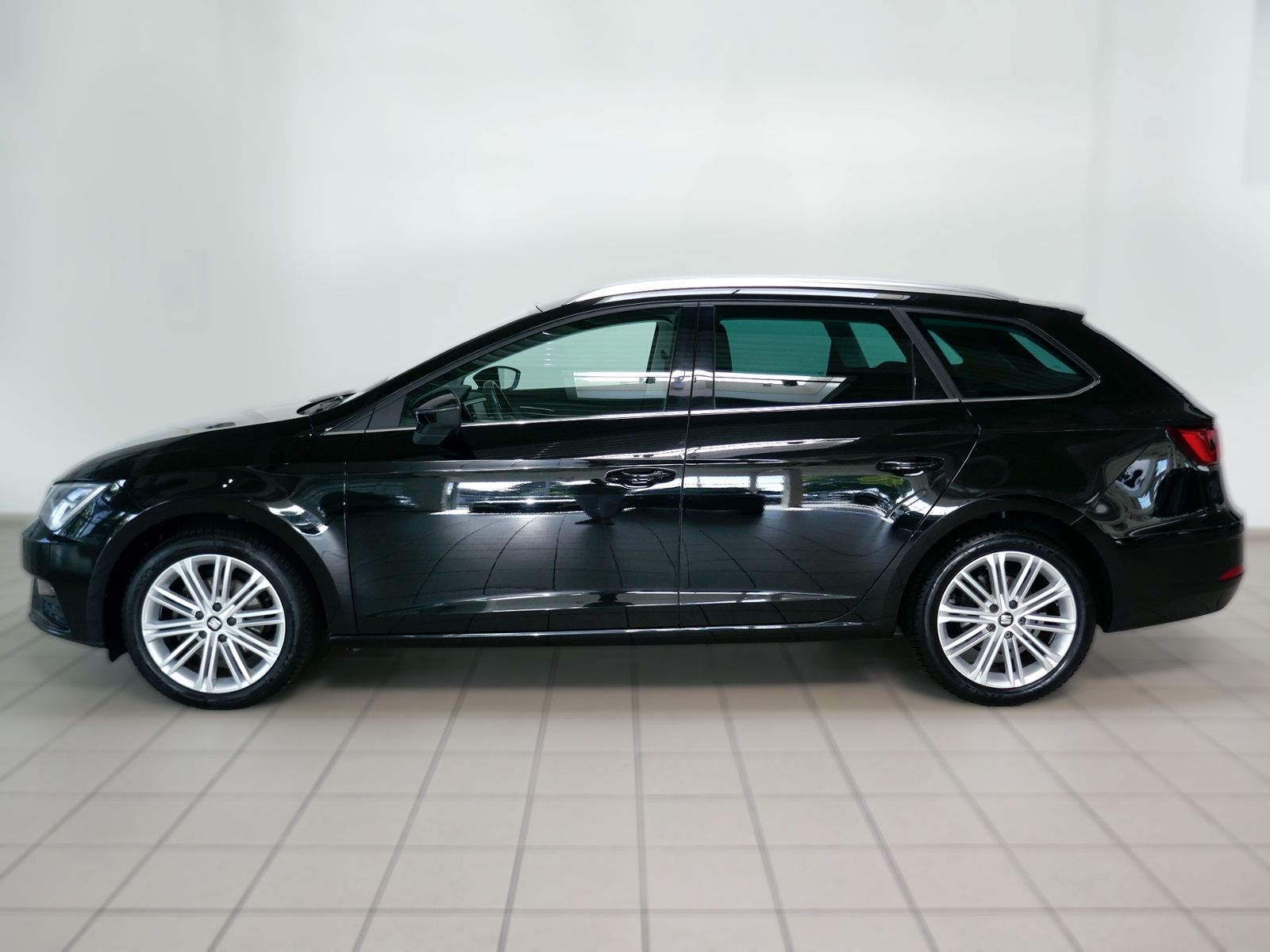 Fahrzeugabbildung SEAT Leon ST Xcellence 1.4 TSI | LED RFK GRA Navi