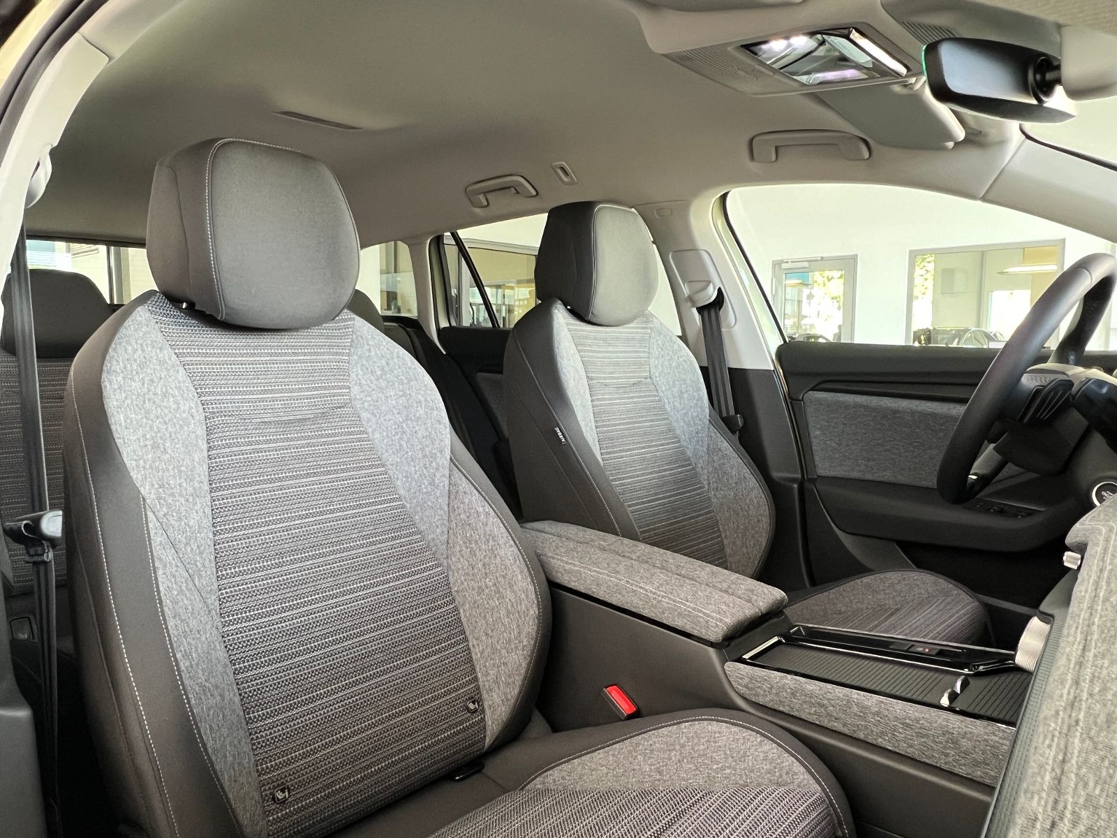 Fahrzeugabbildung SKODA Superb Combi Selection 1.5 TSI mHEV DSG *AHK, Ar