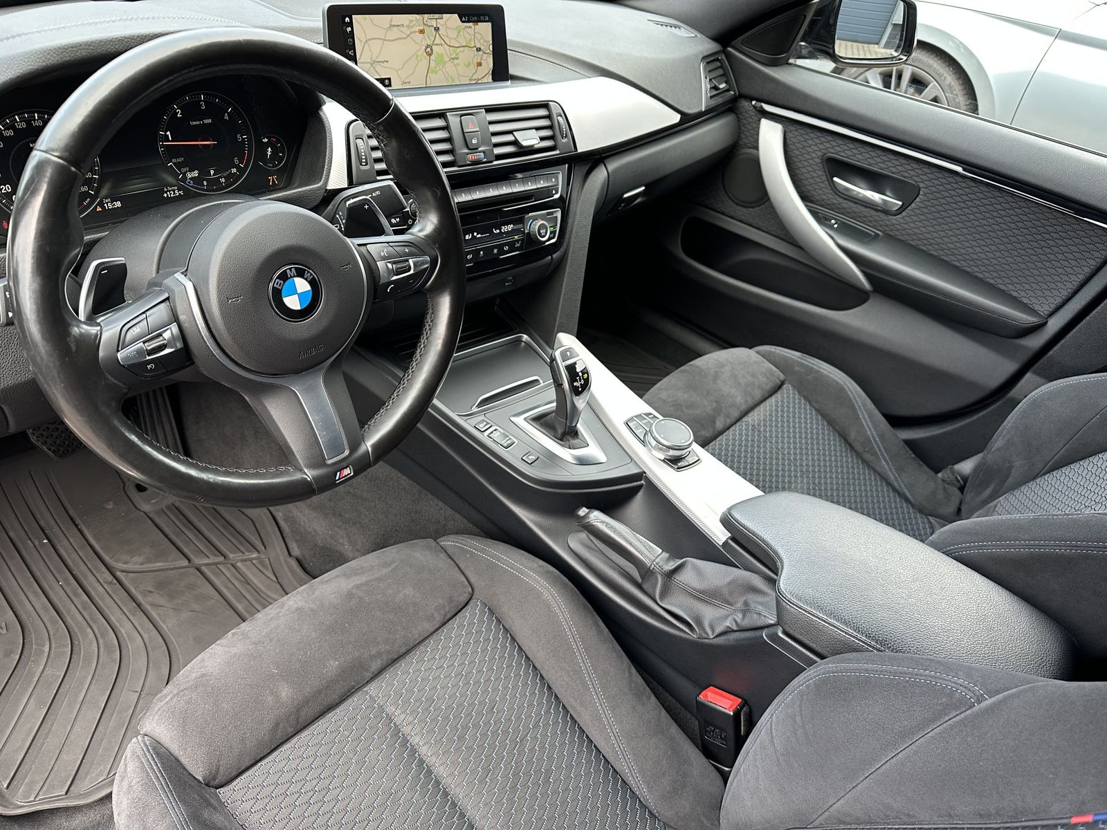 Fahrzeugabbildung BMW 435d Gran Coupé xDrive M-Sport NAV+LED+AHK+KAM+H