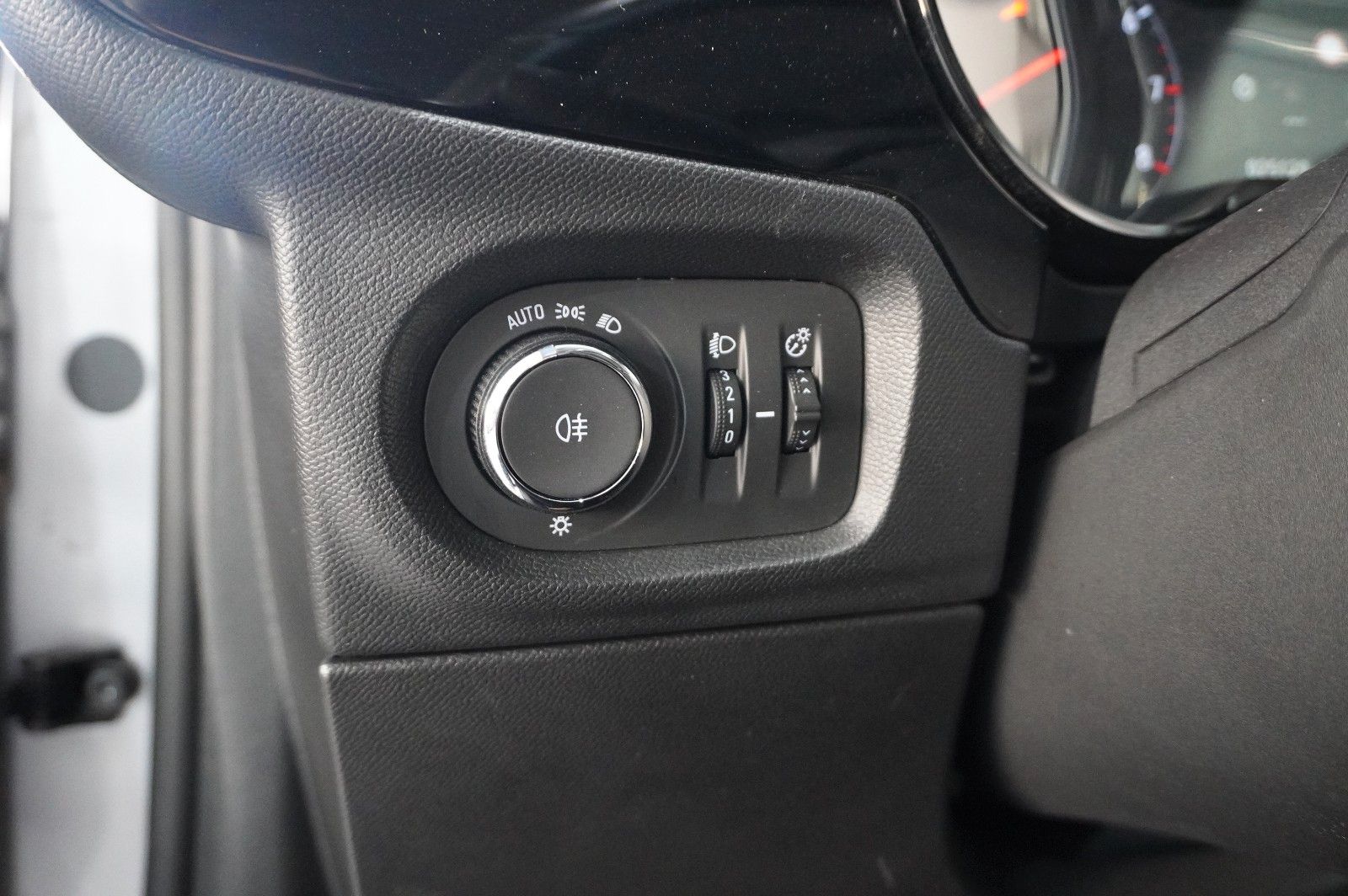 Fahrzeugabbildung Opel Corsa F 1.2 ELEGANCE NAVI/LED/TEMP./SPORT/DAB+