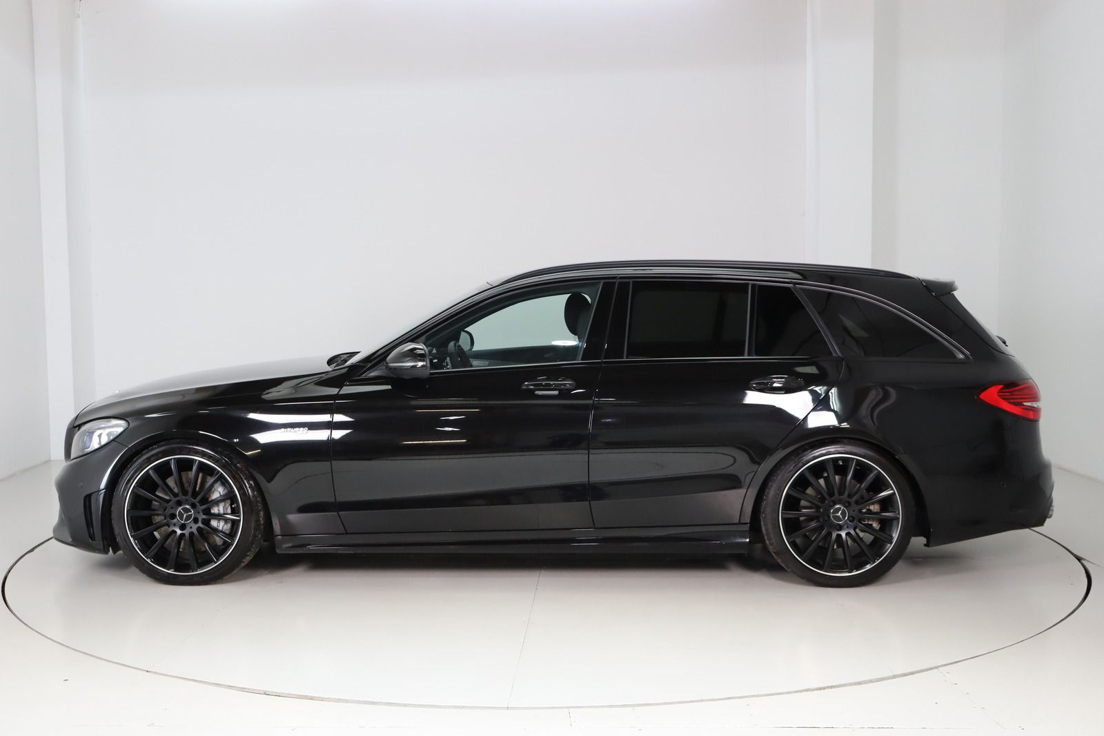 Fahrzeugabbildung Mercedes-Benz C 43 AMG 4Matic * Pano * LED * Parkassist.